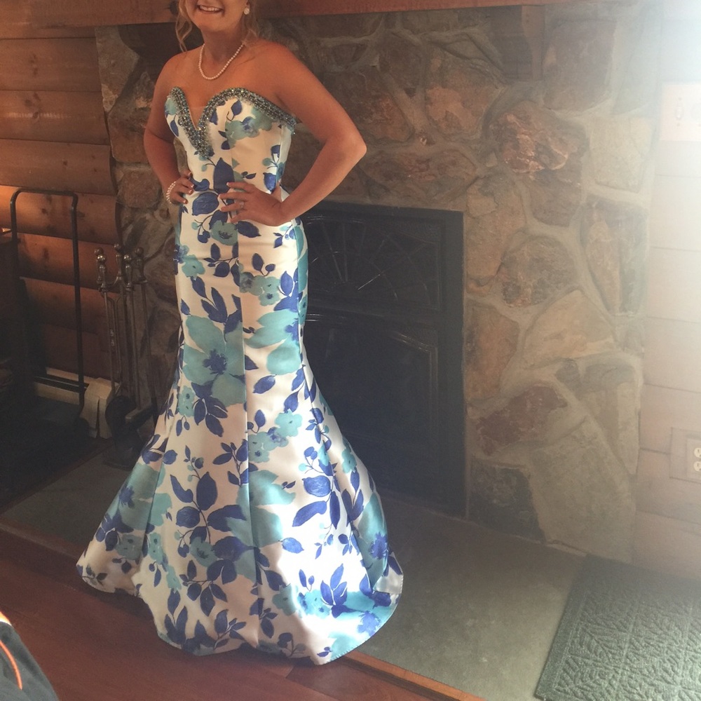 Prom dress